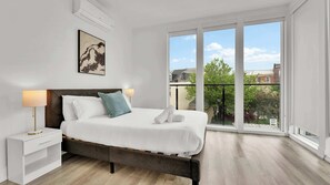 3 bedrooms, desk, WiFi, bed sheets