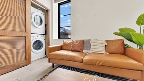 Interior - Luxury 1BD | 1 Bed | South St (Philadelphia)