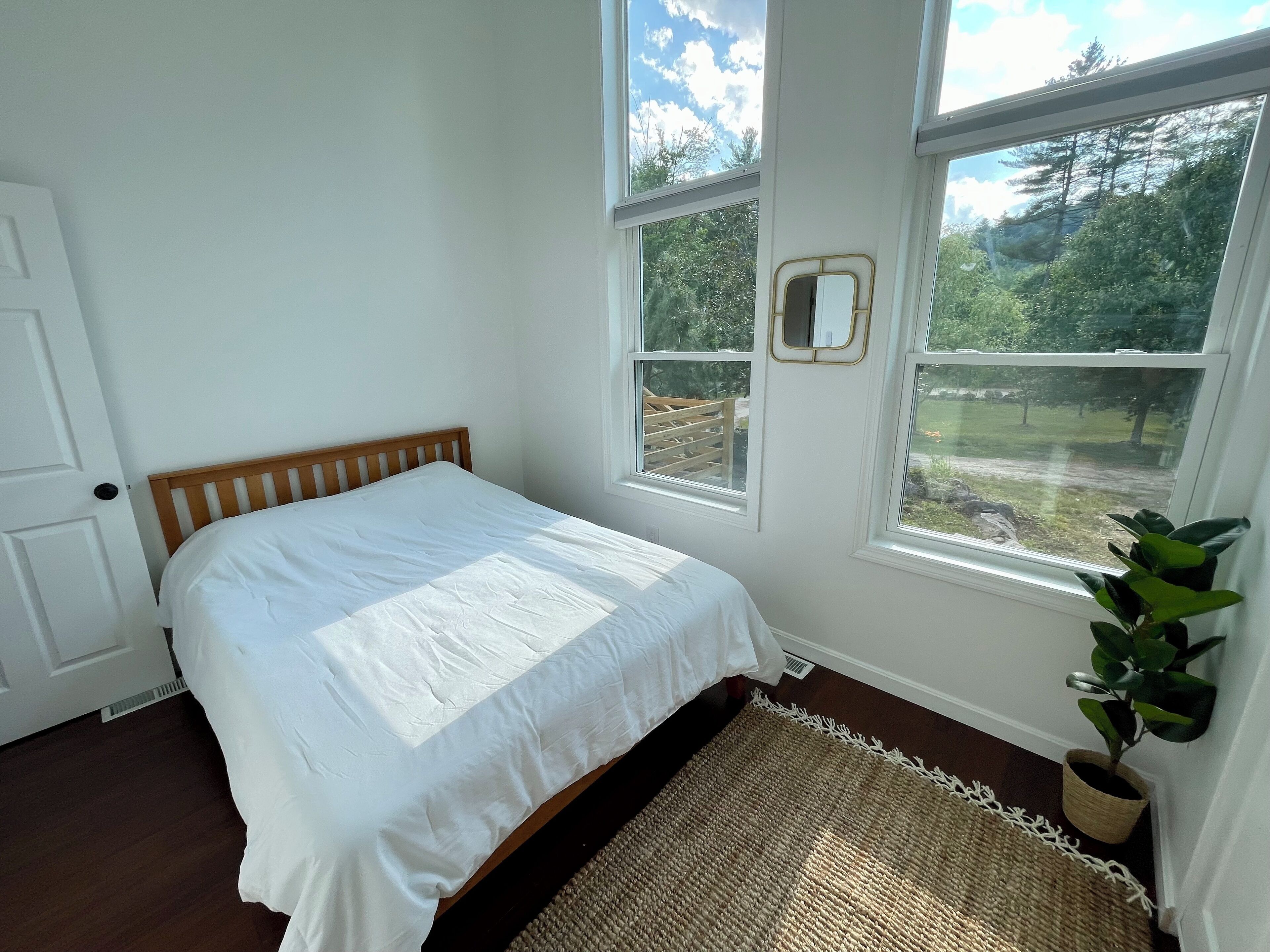 3 slaapkamers, een strijkplank/strijkijzer, wifi, beddengoed