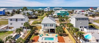 *New* Screened Porch w/ Pool & Hot Tub + Partial Water Views