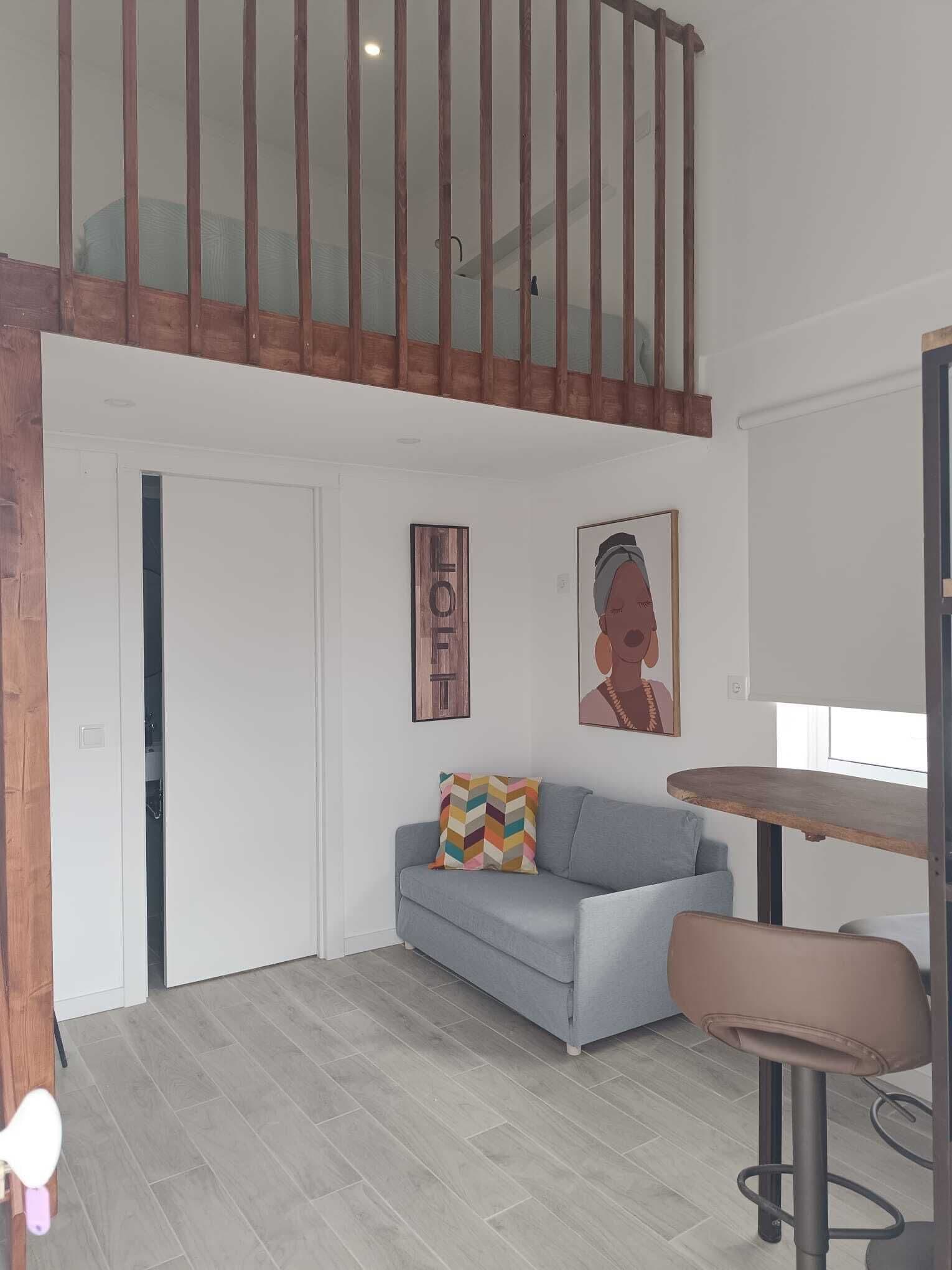 Studio, 1 giường cỡ queen và sofa giường, quang cảnh sân vườn | Màn/rèm cản sáng, bàn ủi/dụng cụ ủi quần áo 