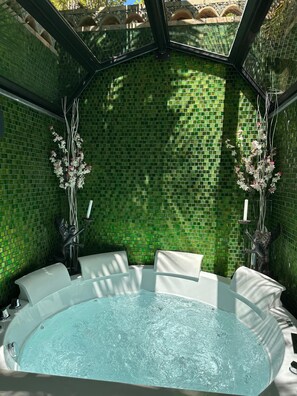 Outdoor spa tub - Isoco Garden (Taormina)