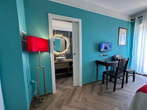3 habitaciones, tabla de planchar con plancha, wifi y ropa de cama 