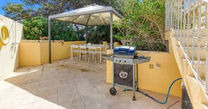 Outdoor dining - Villa with beautiful Views with pool in Mellieha (Il-Mellieħa)