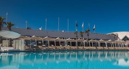 One of a kind 4BR penthouse with terrace & views