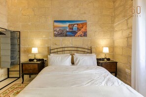 2 bedrooms, desk, iron/ironing board, travel crib