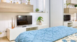 書桌、熨斗/熨衫板、可攜式嬰兒床、Wi-Fi