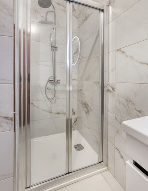 Haartrockner, Handtücher