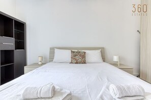 Desk, iron/ironing board, travel cot, WiFi