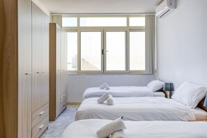 3 bedrooms, iron/ironing board, travel crib, WiFi