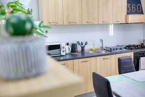 Microwave, oven, stovetop, coffee/tea maker