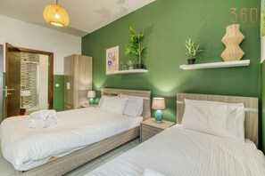 3 bedrooms, desk, travel crib, WiFi