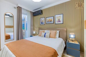 2 Schlafzimmer, Schreibtisch, Bügeleisen/Bügelbrett, Reisekinderbett