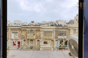 Interior - Cosy 1BR Apt with Balcony & Sofabed in Sliema (Tas-Sliema)