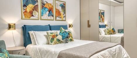 Desk, iron/ironing board, travel cot, WiFi