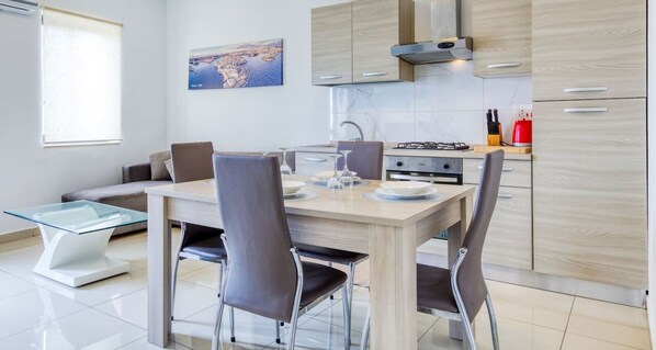Fridge, microwave, oven, stovetop - Charming Pietà 2BR Apartment with Private Balcony (Tal-Pietà)