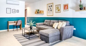 TV - A beautiful, comfy 2BR home in central Pieta (Tal-Pietà)