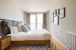 2 quartos, ferros/tábuas de passar roupa, Wi-Fi, roupa de cama