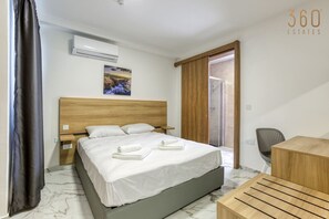 2 soveværelser, skrivebord, strygejern/strygebræt, weekendseng