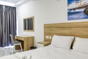 2 bedrooms, desk, iron/ironing board, travel cot