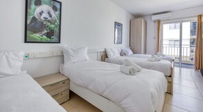 4 Schlafzimmer, Bügeleisen/Bügelbrett, Reisekinderbett, WLAN