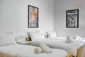 3 bedrooms, desk, iron/ironing board, travel crib