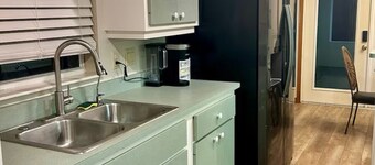 Double King beds Oasis Getaway close to WEC