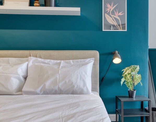1 bedroom, desk, iron/ironing board, travel cot - Lovely Studio Apt with Private Balcony in Pieta (Tal-Pietà)