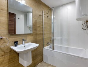 Hair dryer, towels - Lovely Studio Apt with Private Balcony in Pieta (Tal-Pietà)