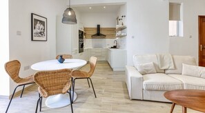 Interior - Designer 2BR home in the heart of Sliema w/WIFI (Sliema)