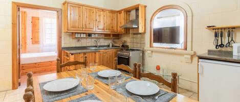 Kühlschrank, Ofen, Herdplatte, Toaster