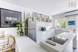 Kühlschrank, Ofen, Herdplatte, Geschirrspüler
