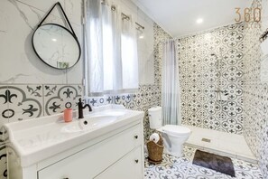 Hair dryer, towels