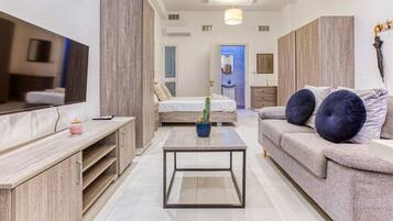 Desk, travel crib, WiFi, bed sheets