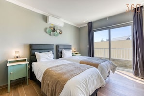 3 habitaciones, escritorio, tabla de planchar con plancha y wifi