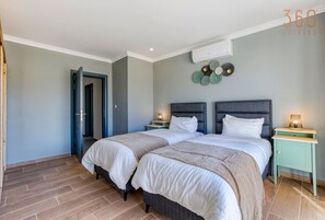 3 bedrooms, desk, iron/ironing board, WiFi