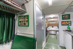 1 slaapkamer, een strijkplank/strijkijzer, wifi, beddengoed