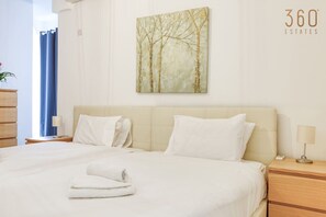 1 bedroom, desk, iron/ironing board, WiFi