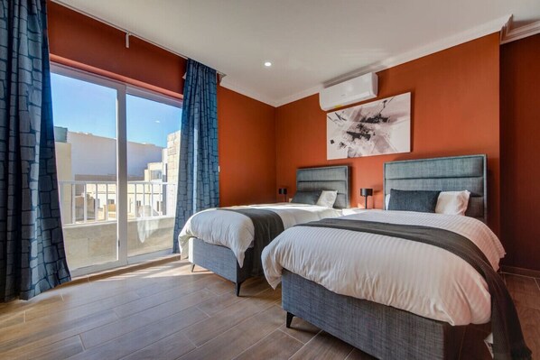 Desk, iron/ironing board, travel cot, WiFi