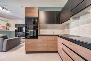 Fridge, microwave, oven, stovetop