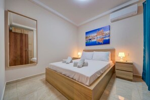 3 bedrooms, desk, iron/ironing board, travel crib - Cosy 3BR home with Private Terrace in Sliema (Tas-Sliema)
