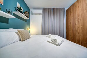 2 bedrooms, desk, iron/ironing board, travel cot