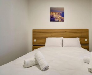 2 bedrooms, desk, iron/ironing board, travel cot