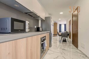 Fridge, microwave, oven, dishwasher