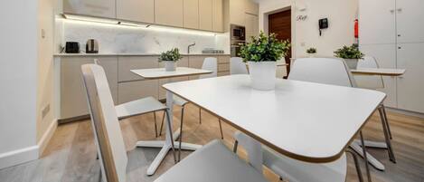 تناول الطعام