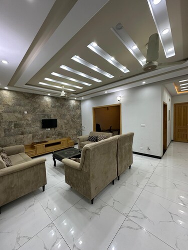 4-bedroom hotel in brilliant Islamabad with WiFi,AC,Parking etc Enjoy your stay