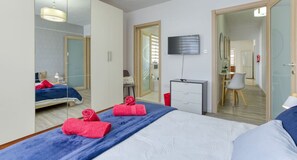 2 bedrooms, desk, iron/ironing board, travel cot - Modern 2BR home with private balcony in Swieqi (Is-Swieqi)