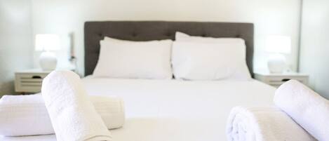 1 bedroom, desk, travel cot, WiFi