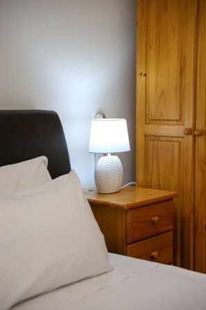 2 sovrum, skrivbord, wi-fi och sängkläder