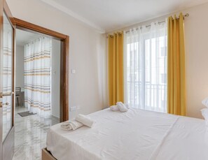 3 chambres, bureau, fer et planche à repasser, Wi-Fi